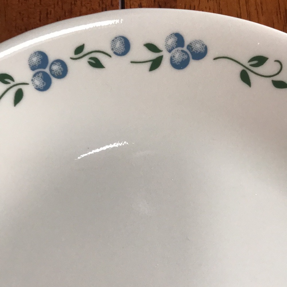 Corelle Blueberry Bouquet Luncheon Plate. Retired. 8.5” - Picture 2 of 3